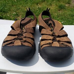 Keen Newport Bison Brown 10.5 Mens Waterproof Leather Sandals